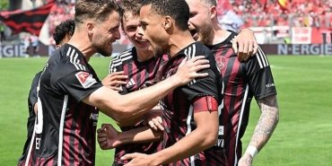 nurnberg-bundesliga-2de-ligde-kalma-basarisini-kutluyor-LHkf1DUi.jpg