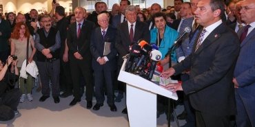 ozgur-ozelden-ogretmenlere-cagri-lEe1VZ9A.jpg