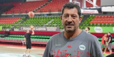 pinar-karsiyakadan-play-off-heyecani-PMimEBUI.jpg