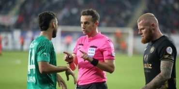 play-off-macinda-hakem-kararlari-tartisma-yaratti-fuVLqvPp.jpg