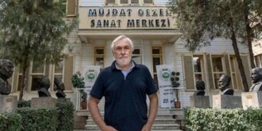 tiyatro-dunyasinin-ustalarindan-mujdat-gezen-sahne-alacak-dI4yQ1vA.jpg