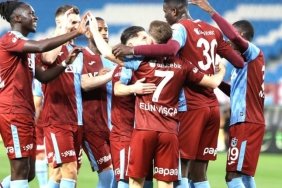 trabzonspor-istanbulsporu-3-0-maglup-etti-5ZX8LJG9.jpg