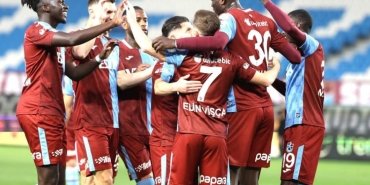 trabzonspor-istanbulsporu-3-0-maglup-etti-5ZX8LJG9.jpg