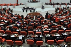 turk-siyasetindeki-gundem-basliklari-zKLeJGiW.jpg