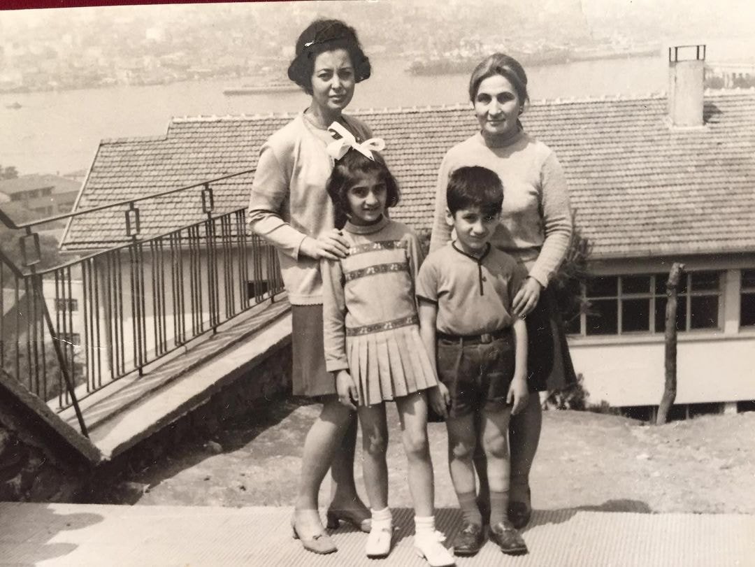 Ünlülerden Anneler Günü Mesajları