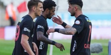 vavacars-fatih-karagumruk-yilport-samsunspor-mac-detaylari-UGkOVtGF.jpg
