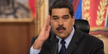 venezuela-devlet-baskani-maduro-turkiye-buyukelcisi-ile-ekonomik-isbirligi-belgesini-imzaladi-zBA82xPz.jpg