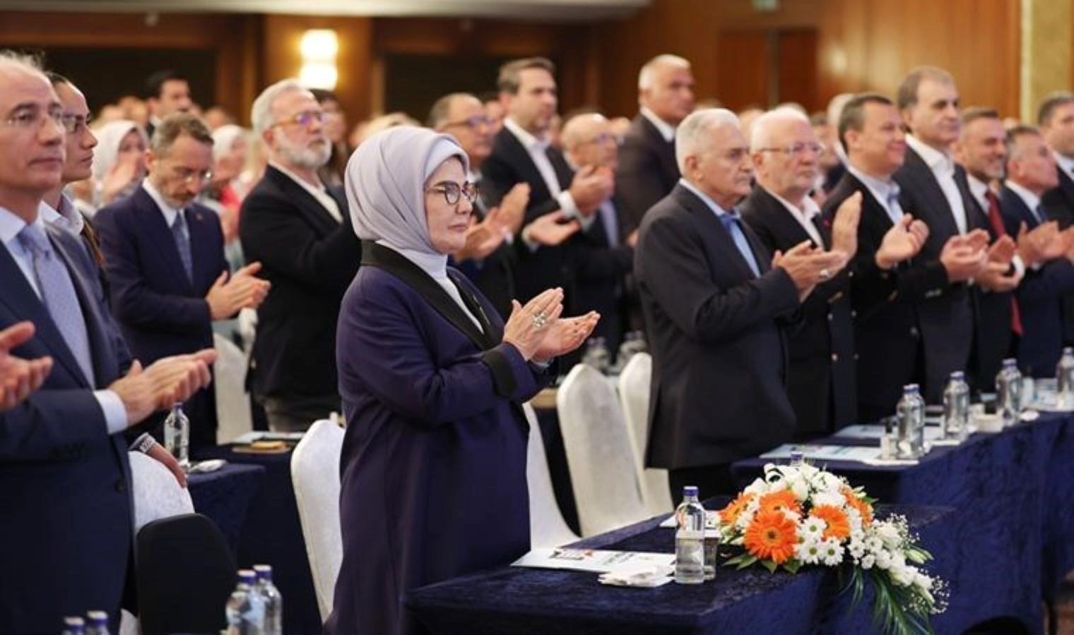 akp-istisare-toplantisinda-elestiriler-ve-tepkiler-W91yUSAs.jpg