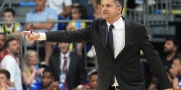 anadolu-efes-basketbol-takimi-play-off-finalinde-fenerbahce-bekoyu-yendi-qWMKJrFt.jpg
