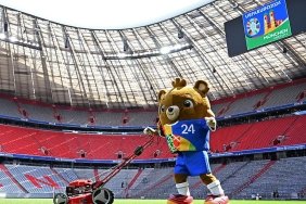 avrupa-futbol-sampiyonasi-maskotu-albert-cocuklara-ilham-veriyor-mUO4N1GY.jpg