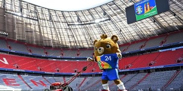avrupa-futbol-sampiyonasi-maskotu-albert-cocuklara-ilham-veriyor-mUO4N1GY.jpg