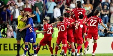 avrupa-sampiyonasi-macerasi-ve-turkiye-milli-takimi-tarihcesi-ZVyRmQJw.jpg