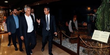 fenerbahcede-jose-mourinho-donemi-resmen-basladi-C2D2tJTX.jpg