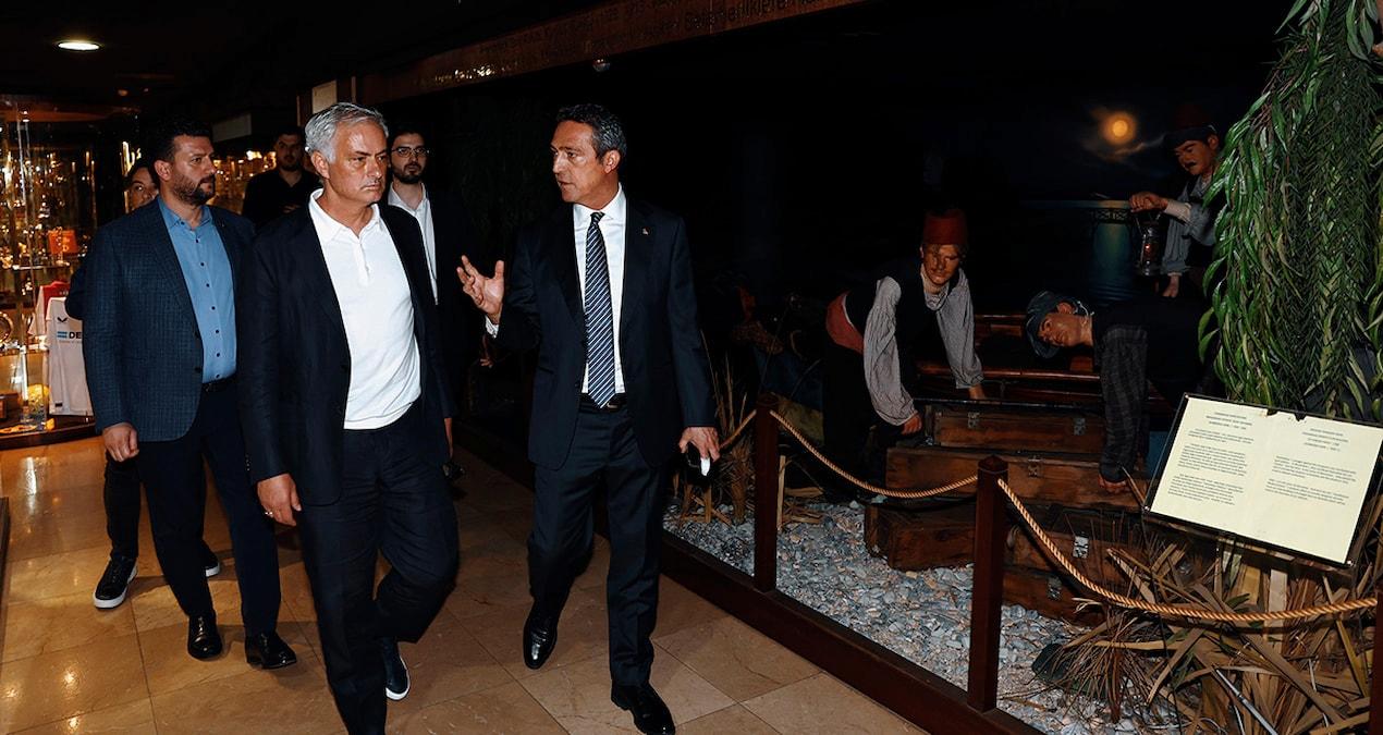 fenerbahcede-jose-mourinho-donemi-resmen-basladi-C2D2tJTX.jpg