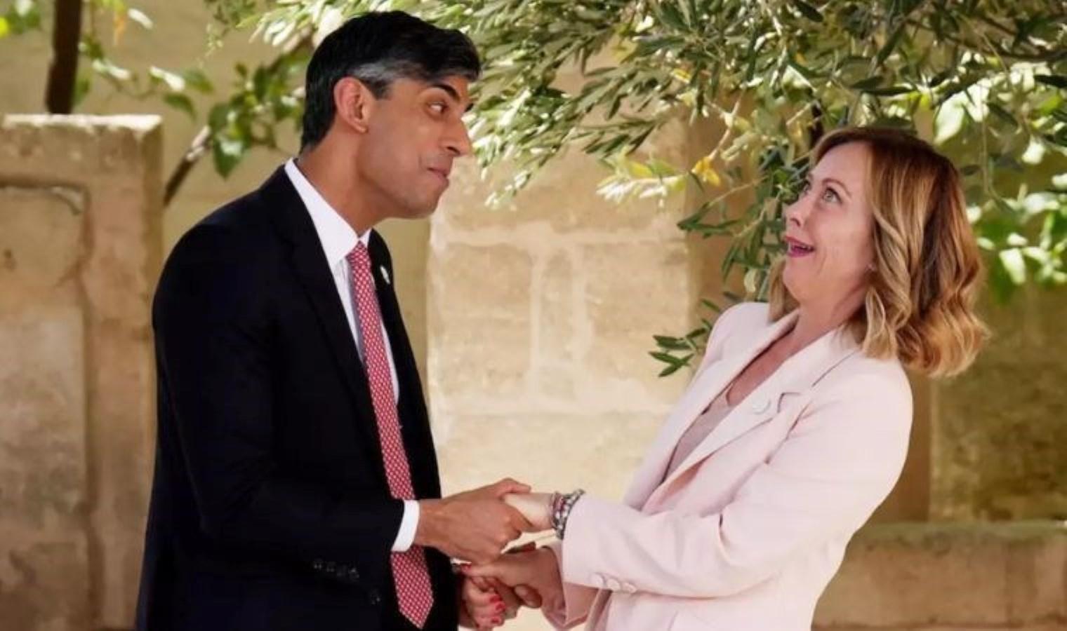 g7-zirvesinde-italya-basbakani-georgia-meloni-ve-birlesik-krallik-basbakani-rishi-sunak-arasindaki-sicak-karsilama-95zmFpVK.jpg