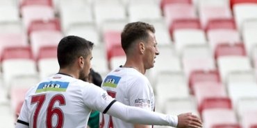 hakan-arslan-sivasspordan-ayrildi-CL5zcTOS.jpg