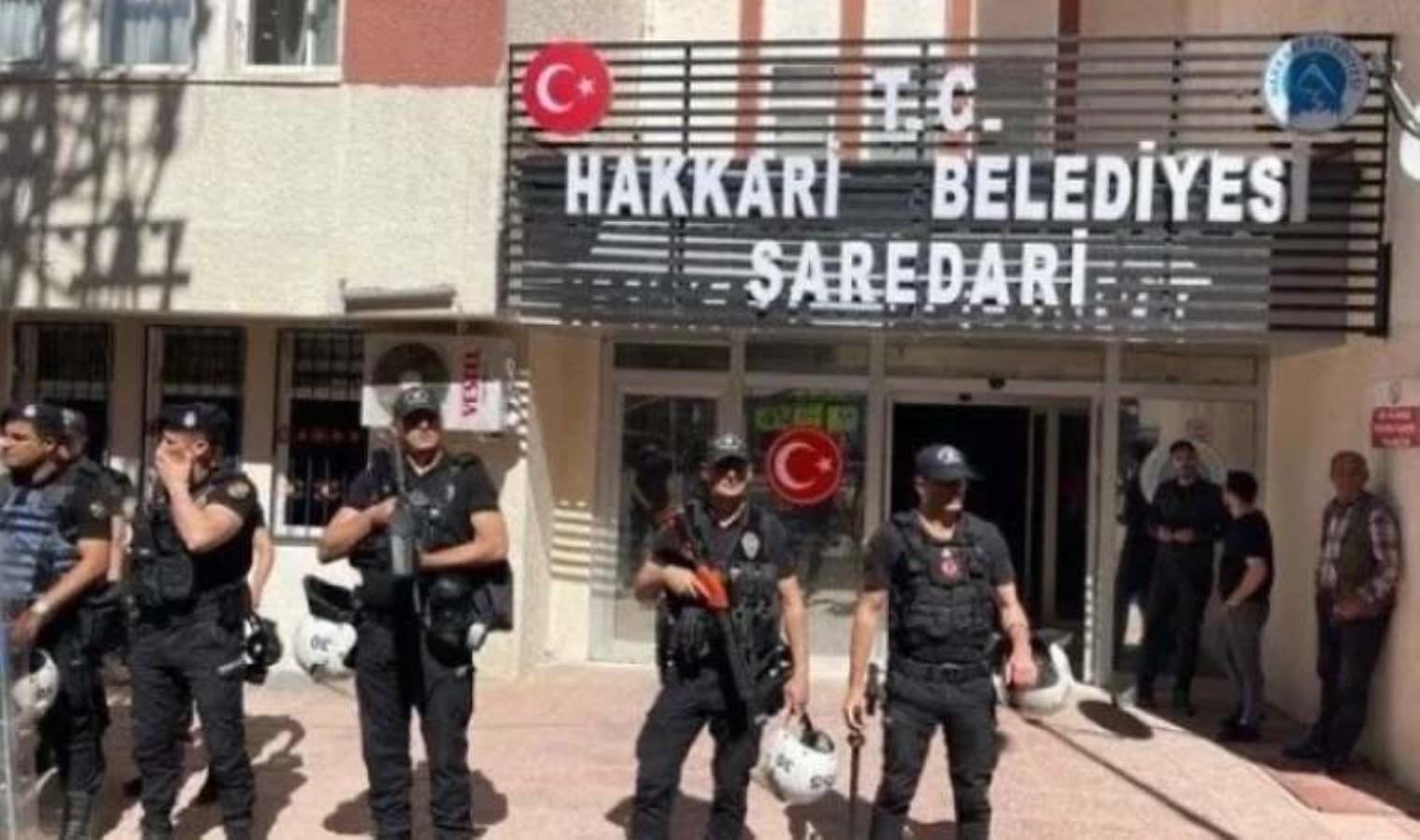 hakkari-belediyesine-kayyum-atanmasi-tepkilere-neden-oldu-Itv3damX.jpg