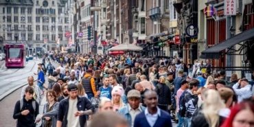 hollandanin-baskenti-amsterdam-turizm-kirliligi-ile-mucadele-ediyor-wIGUdDa4.jpg