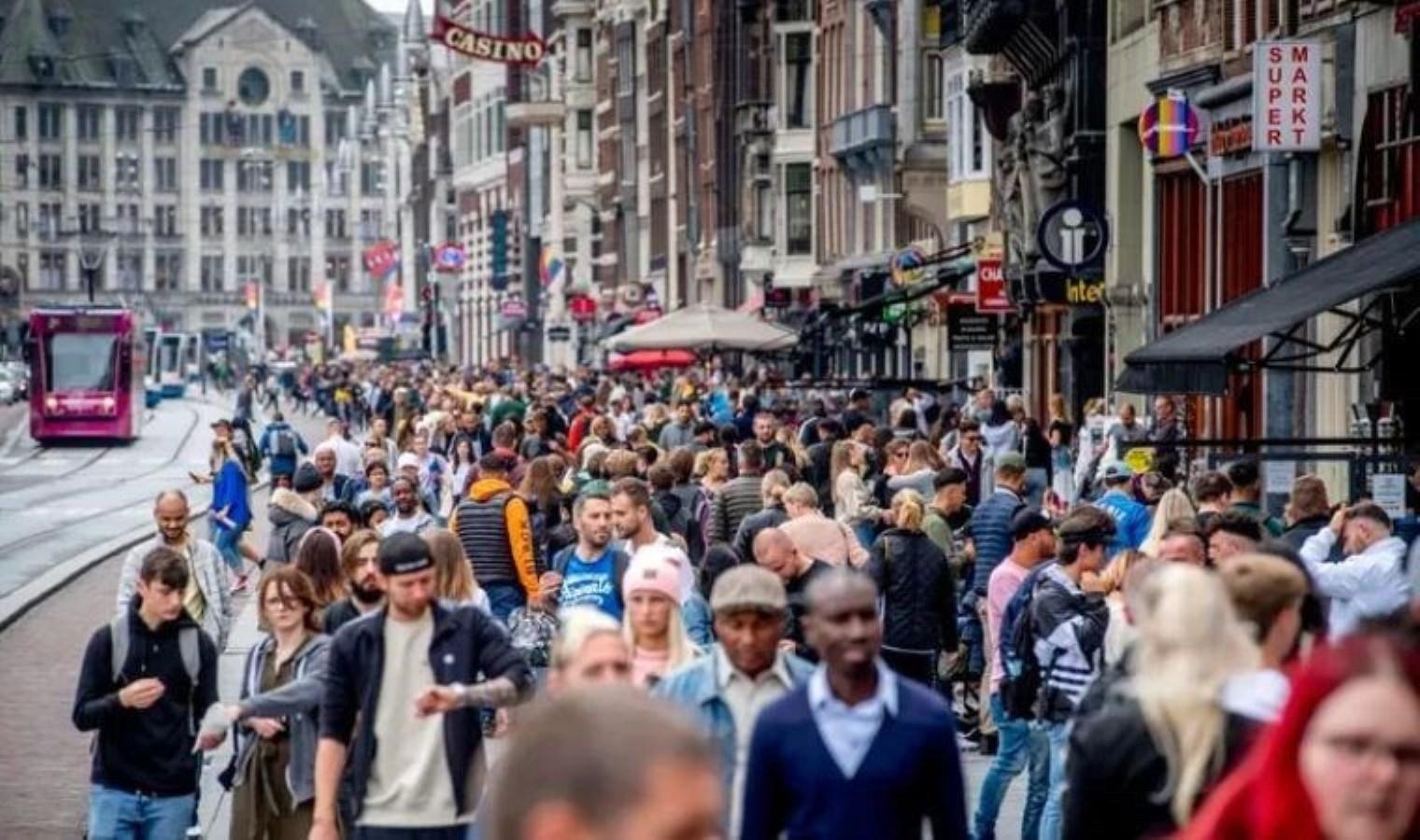 hollandanin-baskenti-amsterdam-turizm-kirliligi-ile-mucadele-ediyor-wIGUdDa4.jpg