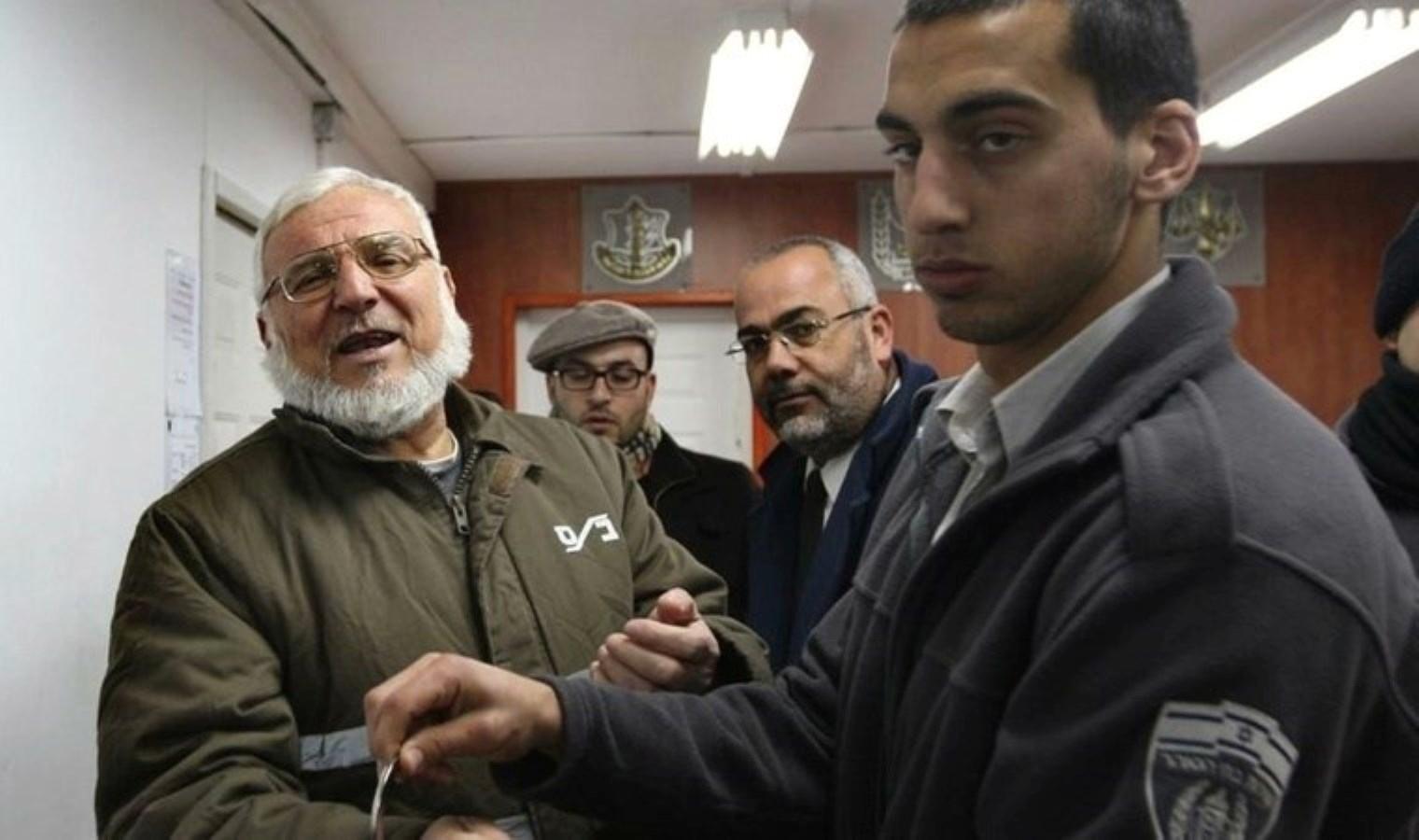 israil-askerleri-filistinli-yetkiliyi-yeniden-gozaltina-aldi-ihjrMcnk.jpg