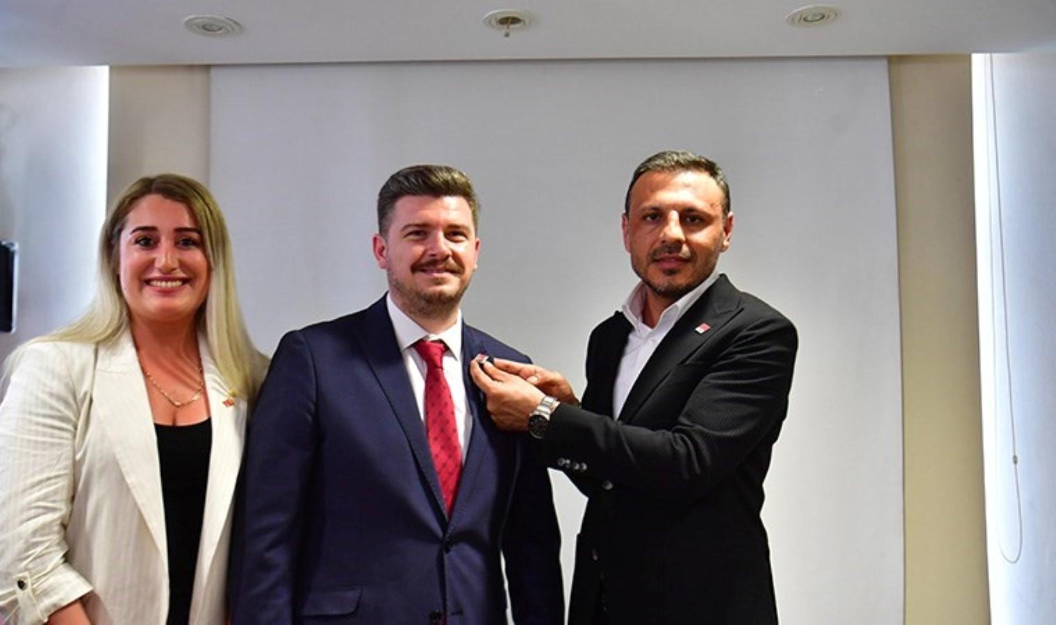 iyi-parti-uyelerinden-toplu-chpye-gecis-4tX2QeZI.jpg