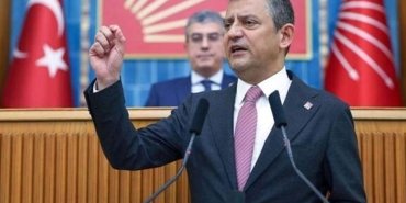 ozgur-ozelden-gorusme-aciklamasi-ve-siyasi-gelismeler-r9YUbAD7.jpg