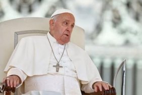 papa-francis-kuresel-borc-krizi-ve-cozum-onerileri-tkqluHUi.jpg