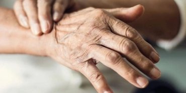 parkinson-hastaligi-ve-anksiyete-iliskisi-OqZztEUt.jpg