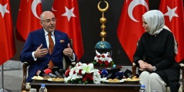 parti-heyetleri-arasinda-yasanan-kurban-bayrami-ziyareti-SuuC9SN8.jpg