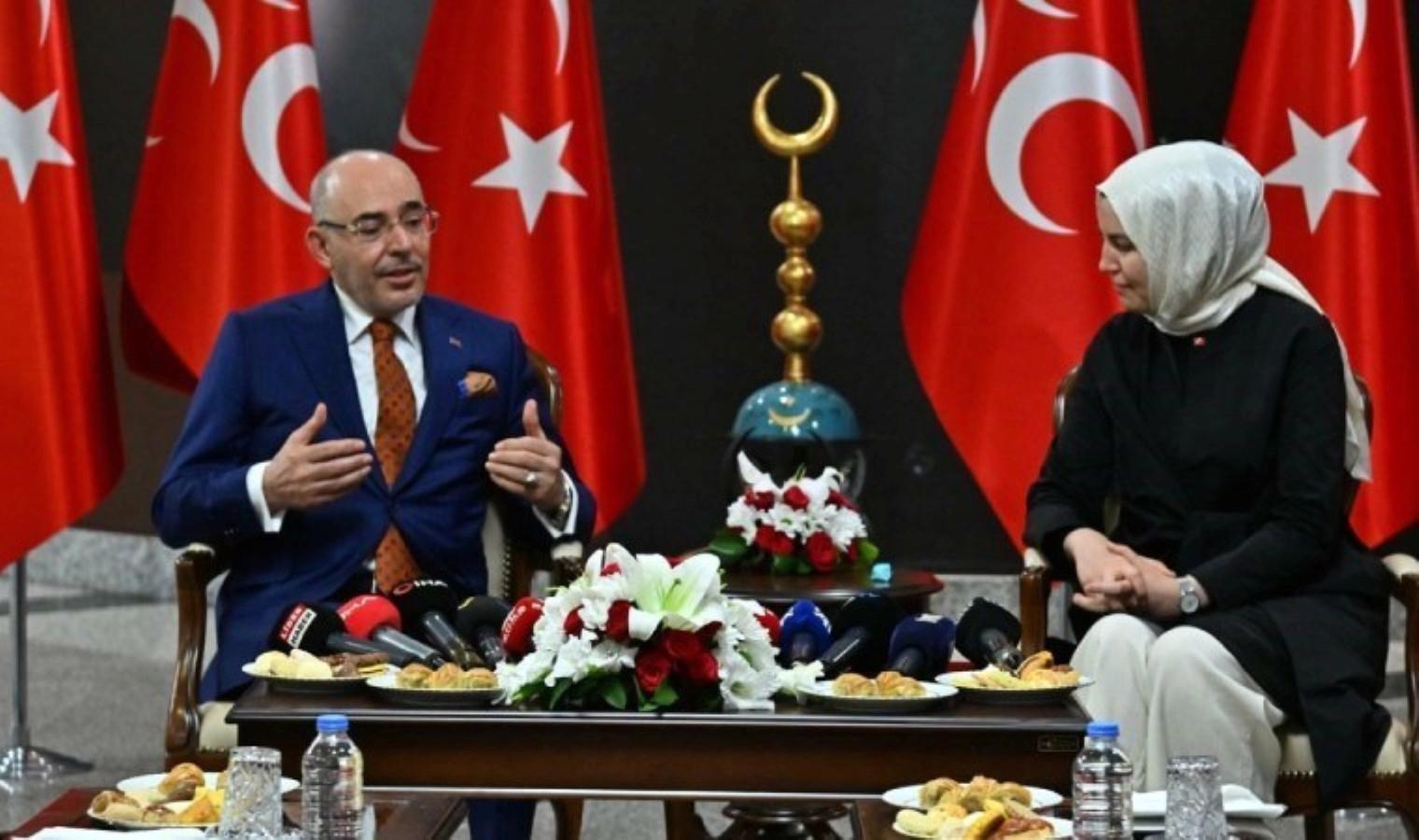 parti-heyetleri-arasinda-yasanan-kurban-bayrami-ziyareti-SuuC9SN8.jpg