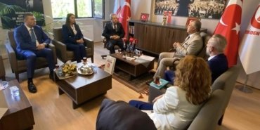parti-temsilcileri-arasindaki-bayram-ziyaretleri-TQ8Psdfy.jpg