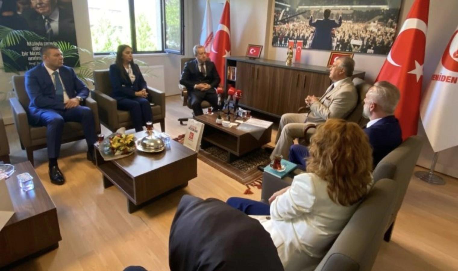 parti-temsilcileri-arasindaki-bayram-ziyaretleri-TQ8Psdfy.jpg