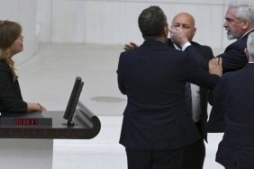 tbmm-oturumunda-dem-parti-ve-akp-milletvekilleri-arasindaki-gerilim-GXNZtI9y.jpg