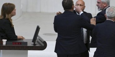 tbmm-oturumunda-dem-parti-ve-akp-milletvekilleri-arasindaki-gerilim-GXNZtI9y.jpg
