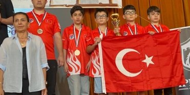 turk-satranc-millileri-avrupa-genc-takimlar-sampiyonasindan-zaferle-dondu-Btfc8ypI.jpg