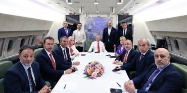 a-milli-futbol-takimi-ve-siyasi-gelismeler-TijaZxGt.jpg