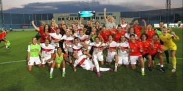 a-milli-kadin-futbol-takimi-2025-avrupa-sampiyonasi-elemelerinde-play-offa-yukseldi-JUpmjife.jpg