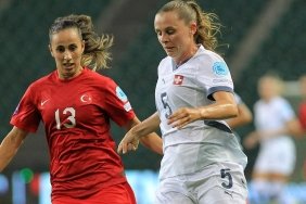 a-milli-kadin-futbol-takimi-macinda-isvicreye-2-0-maglup-oldu-esLwsx7S.jpg