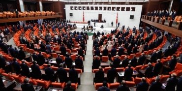 anayasa-mahkemesi-karariyla-ekim-ayina-ertelendi-PvnMABGW.jpg