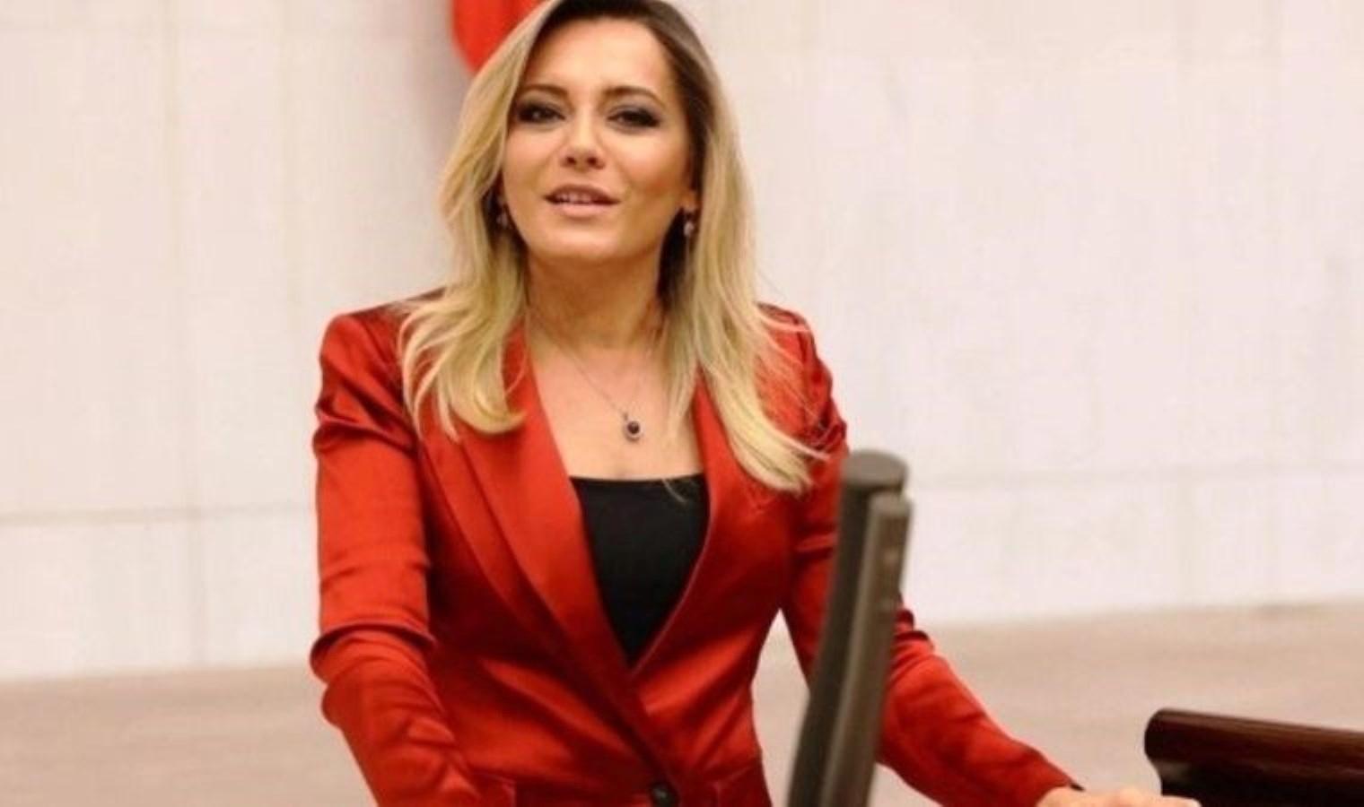 aylin-cesur-iyi-partiden-istifa-etti-S6lA5SZy.jpg