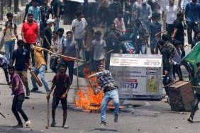bangladeste-devlet-televizyonuna-saldiri-ve-protestolarin-artisi-aEEhiZwB.jpg