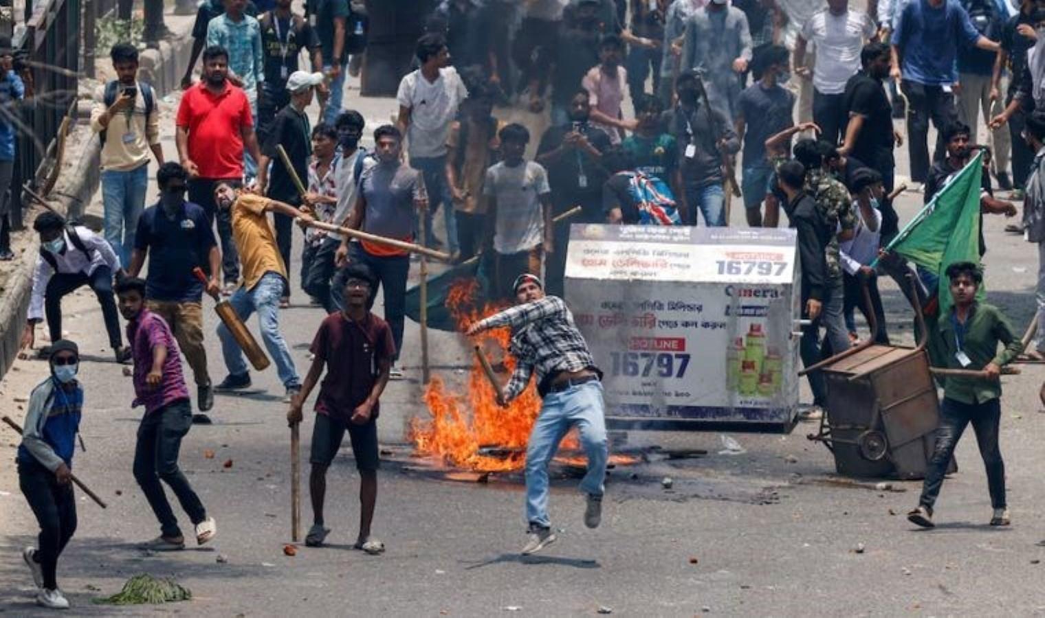 bangladeste-hukumet-protestolari-ogrenci-eylemleri-ve-siddet-olaylari-wfwy1ayS.jpg