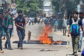 bangladeste-sokaga-cikma-yasagi-ve-protesto-olaylari-Y1ZQtjUX.jpg