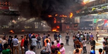 bangladesteki-protestolar-ve-sokaga-cikma-yasaklari-cDZ72fpx.jpg