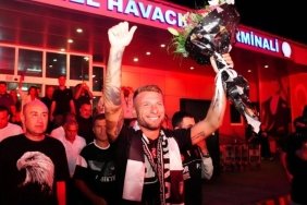 besiktasin-yildiz-transferi-ciro-immobile-istanbulda-GxRaJSU5.jpg
