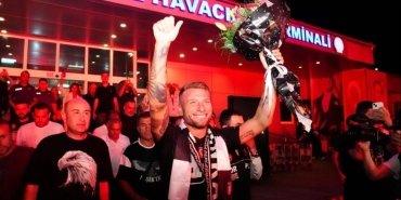 besiktasin-yildiz-transferi-ciro-immobile-istanbulda-GxRaJSU5.jpg