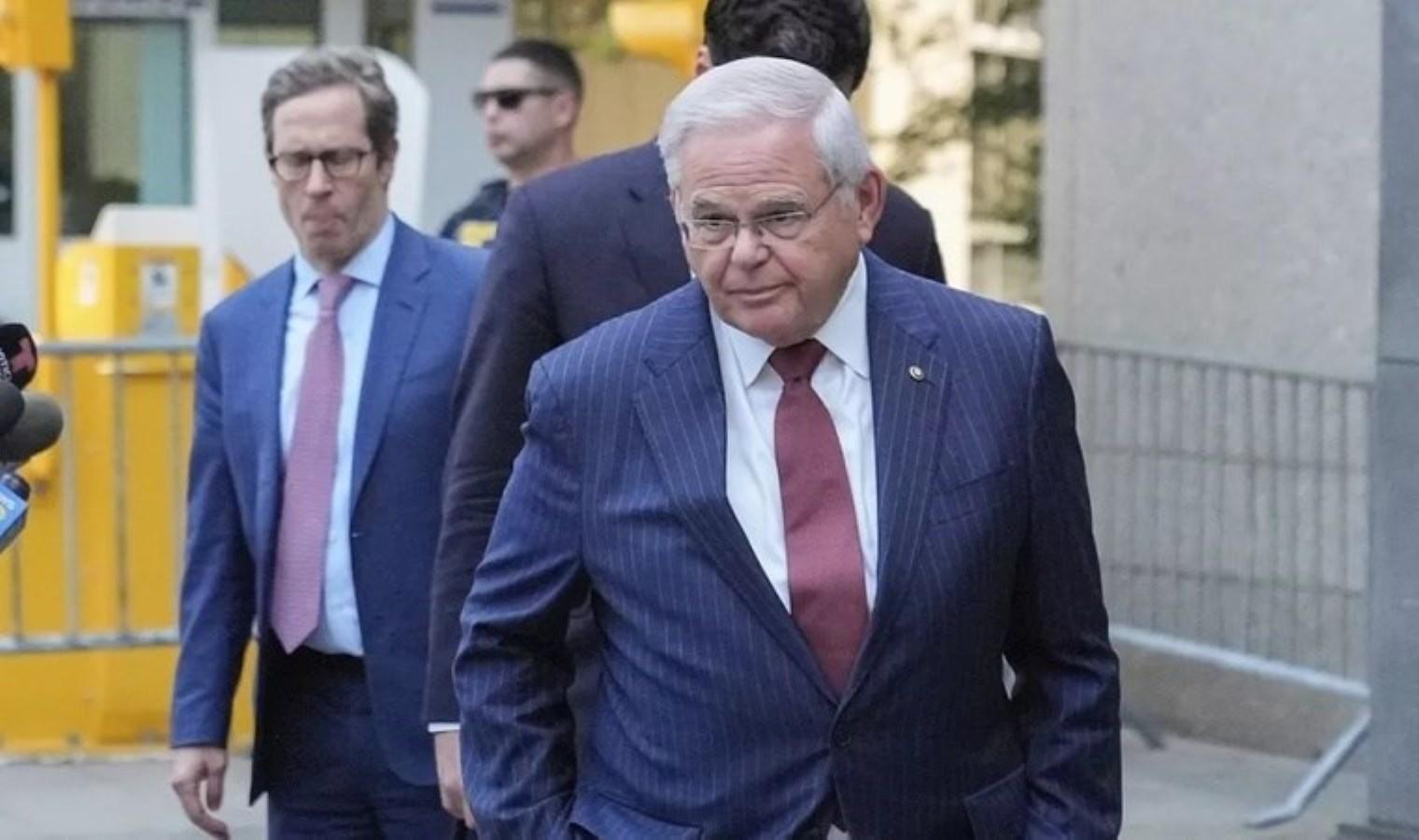 bob-menendez-istifa-etti-yolsuzluk-suclamalari-ve-turkiye-karsiti-tutumu-LxgJ7uxe.jpg