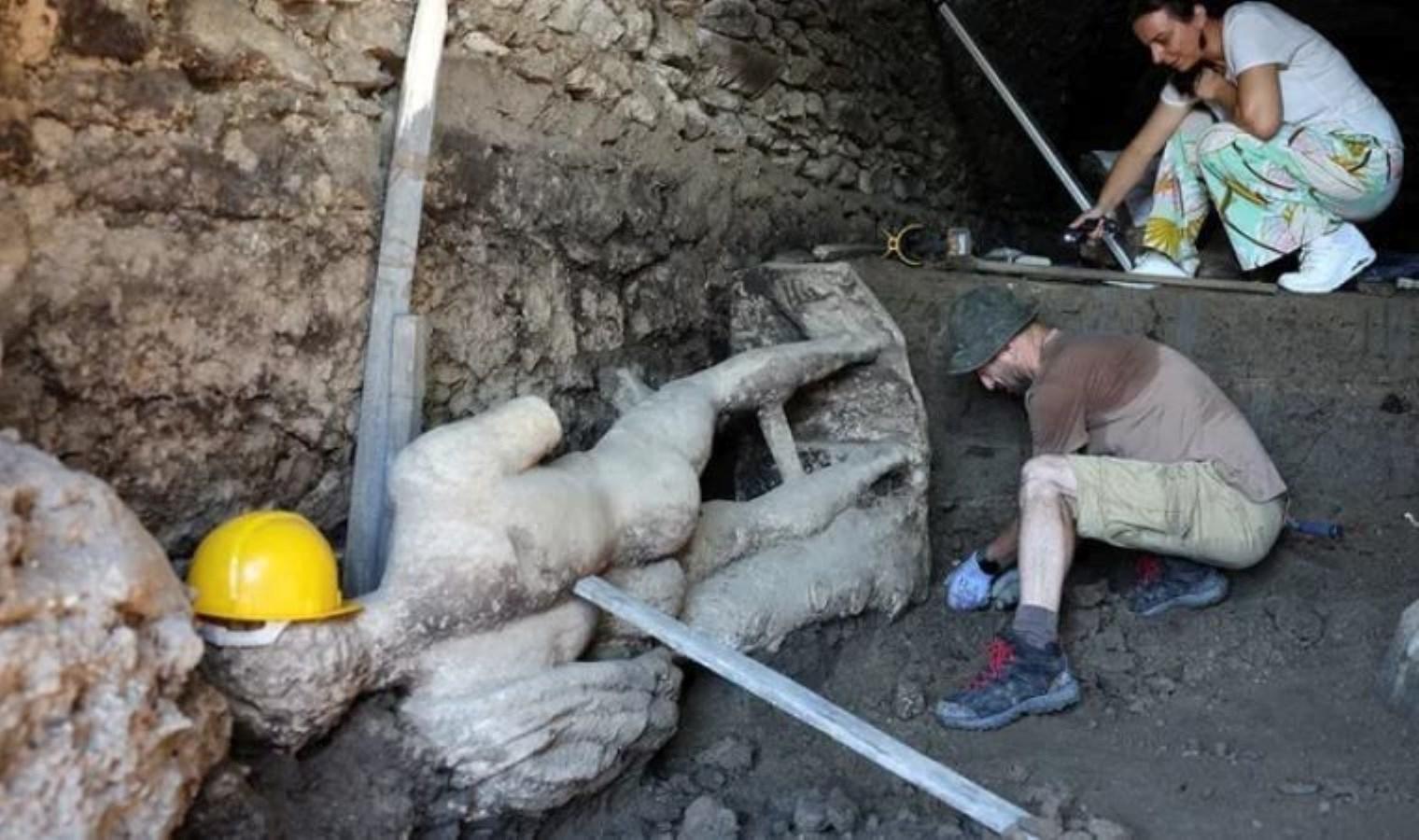 bulgaristanda-antik-hermes-heykeli-bulundu-kVNxuqyI.jpg