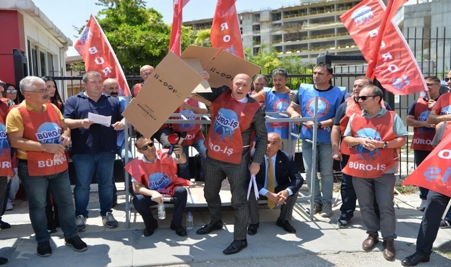 buro-is-sendikasi-emeklilere-ucretsiz-tatil-talebini-protesto-etti-1N5mOQFj.jpg