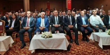 chp-genel-baskan-yardimcisi-ve-chp-pm-uyesi-baskanliginda-adanada-toplanti-gerceklestirildi-lqFvneN4.jpg